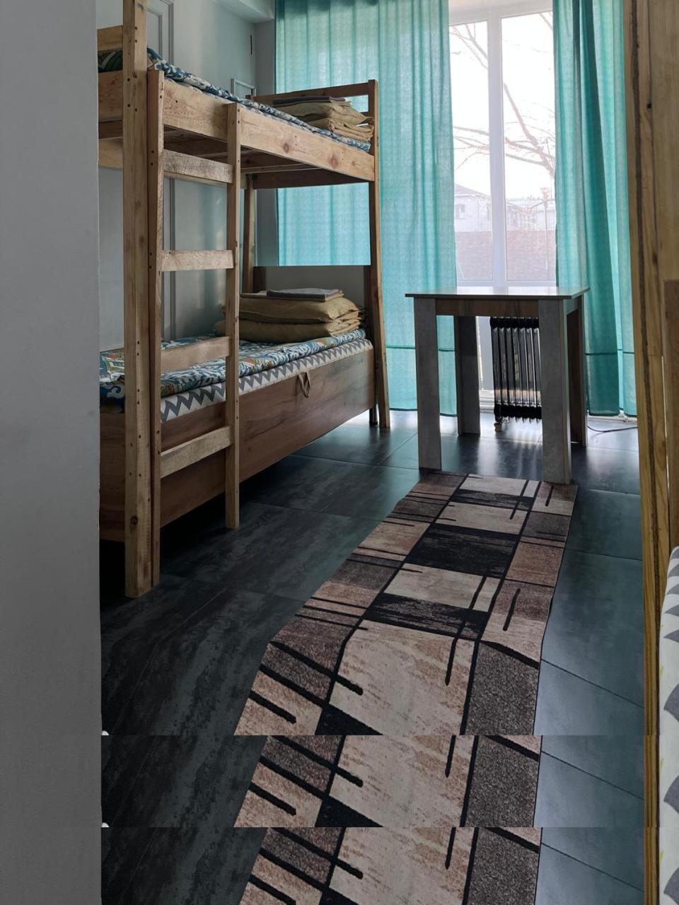 Hostel Del Luna Αλμάτι Εξωτερικό φωτογραφία