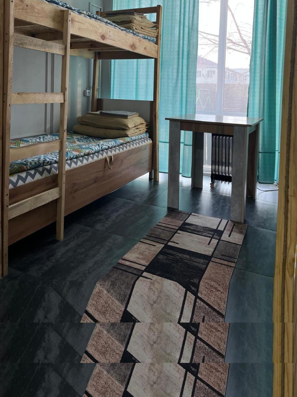 Hostel Del Luna Αλμάτι Εξωτερικό φωτογραφία
