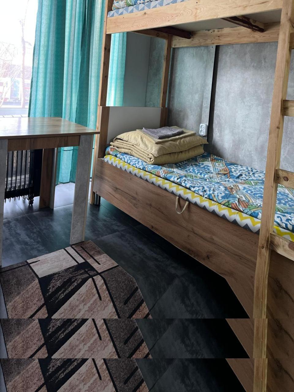 Hostel Del Luna Αλμάτι Εξωτερικό φωτογραφία