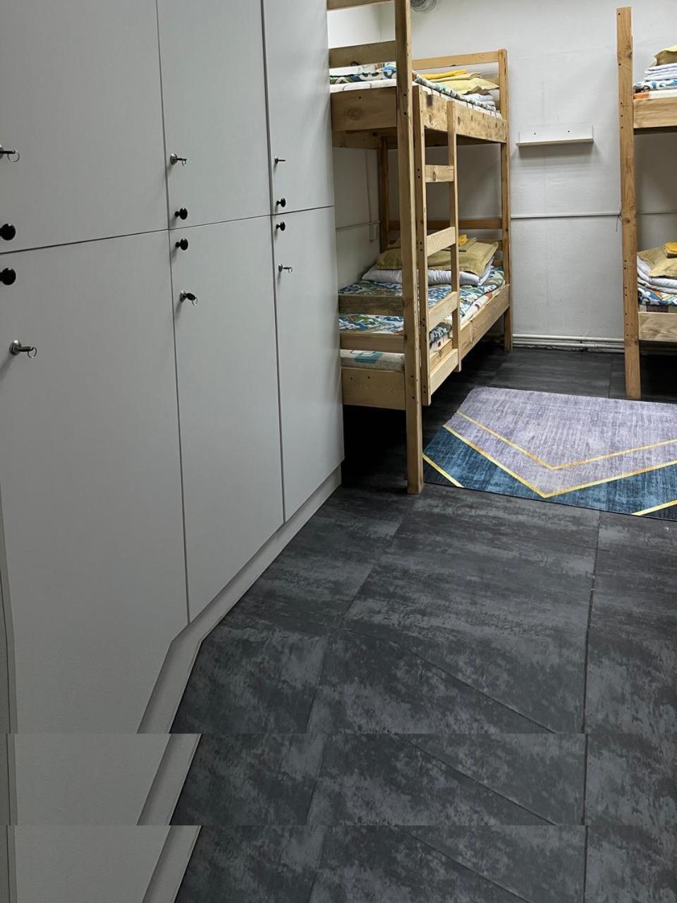 Hostel Del Luna Αλμάτι Εξωτερικό φωτογραφία